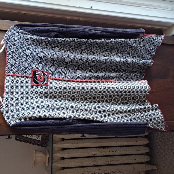 Hand Jive wear art size S handmade in Indiana black and red abstract tunic - Picture 7 of 8